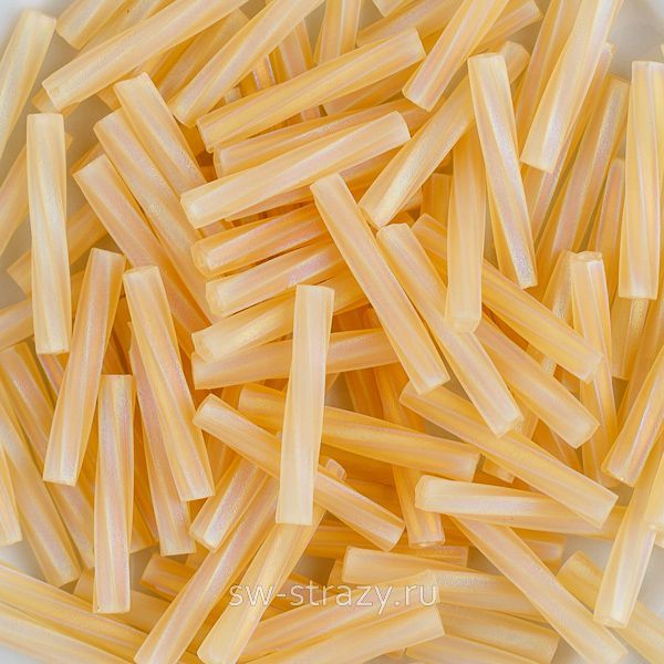 Twisted Bugle 2х12 mm 132FR Matted Transparent Light Topaz AB