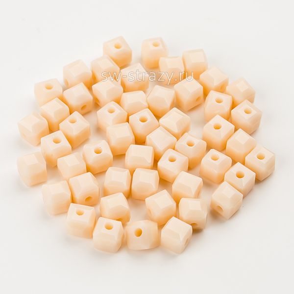 Бусины-кубики 6 мм кремовый*