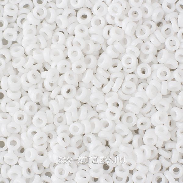 Бисер Spacer 2,2х1 mm 402 White Opaque