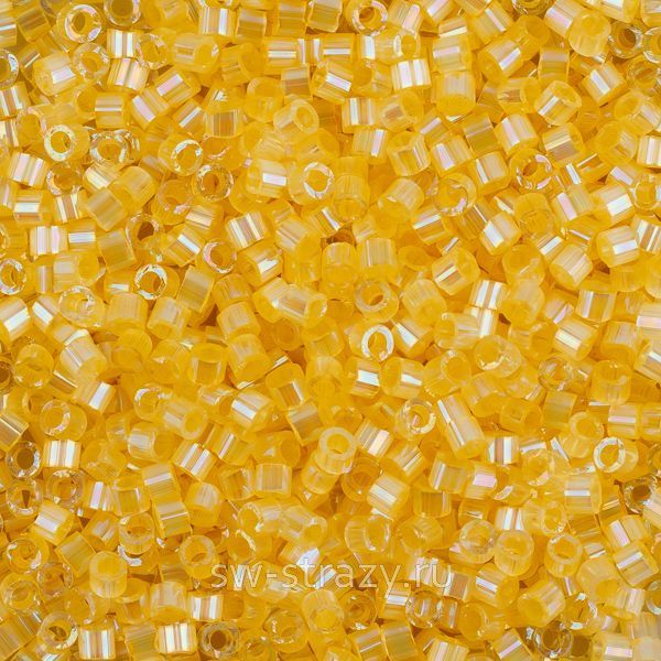 Delica Beads 11/0 DB1861 Silk Inside Dyed Light Apricot