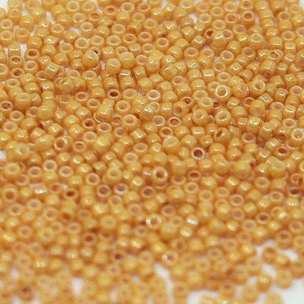 Бисер круглый 15/0 #0123D Непрозрачный глянцевый, темно-бежевый