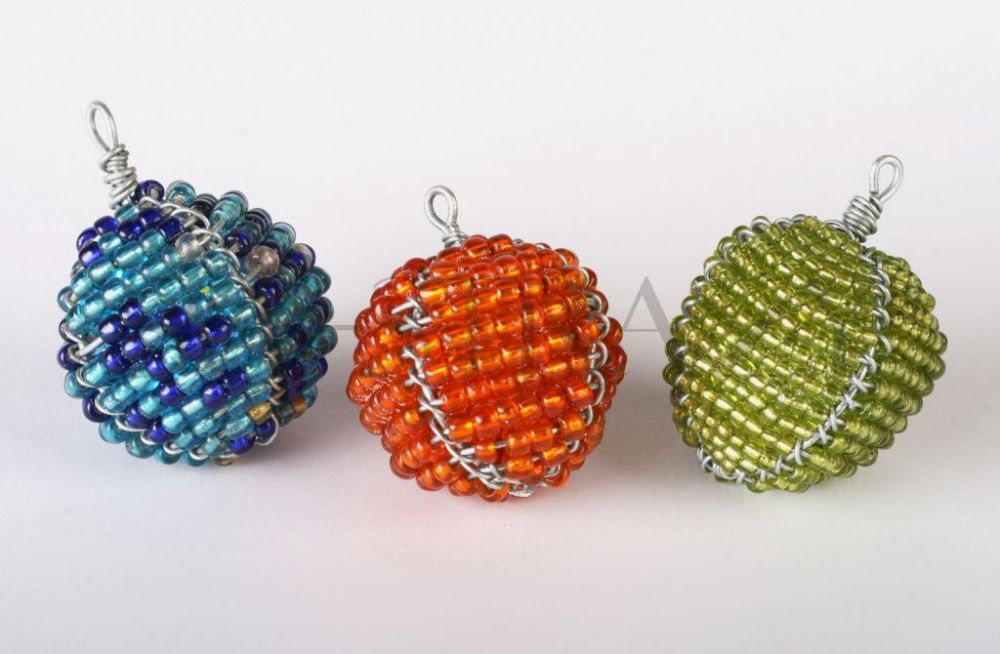 Ёлочные шары из бисера